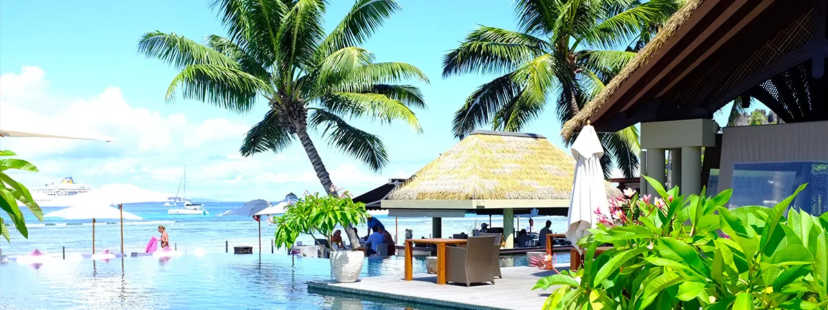 orangeraie-piscine-la-digue